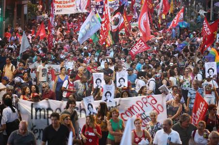 Milhares de trabalhadores protestam no Dia Nacional de Lutas, Paralisação e Greve